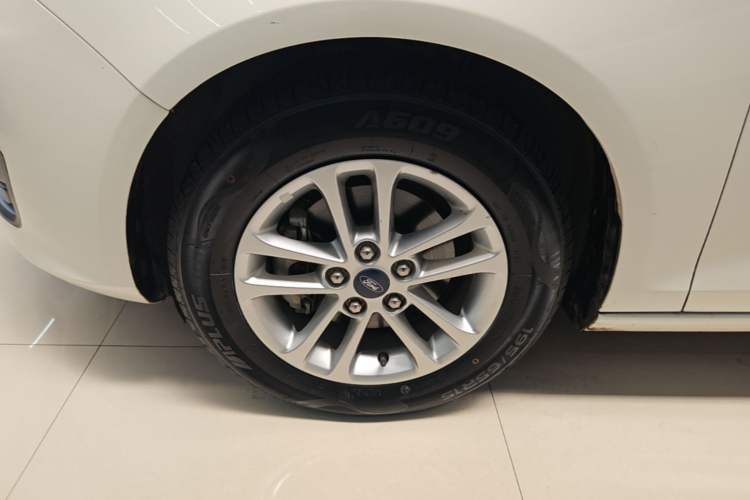 Used Ford Escort 2019 Revised Version 1.5L Manual Quality Enjoyment Type China VI Standard Left Front Wheel Hub