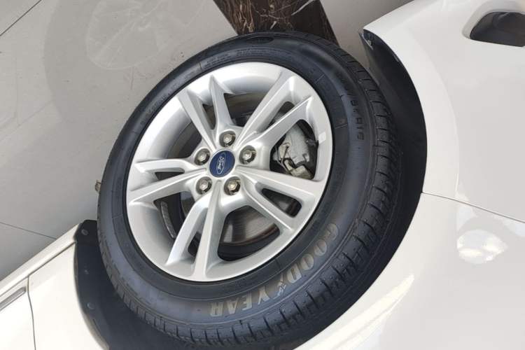 Used Ford Escort 2019 Revised Version 1.5L Automatic Enjoyment Type China VI Standard Left Front Wheel Hub