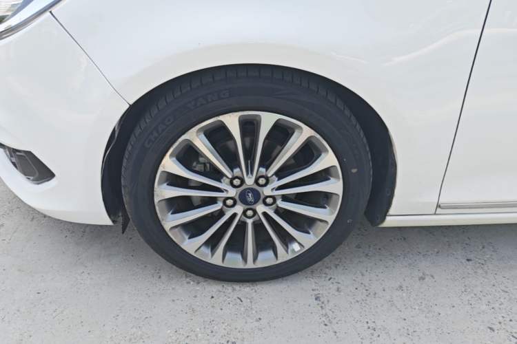 Used Ford Escort 2019 EcoBoost 125 Automatic Luxury Edition Left Front Wheel Hub