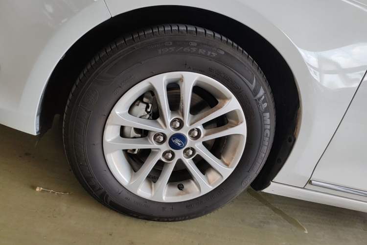 Used Ford Escort 2019 1.5L Automatic ZhiXiang Model Left Front Wheel Hub