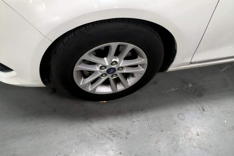 Used Ford Escort 2019 1.5L Manual ZhiXiang Version Left Front Wheel Hub