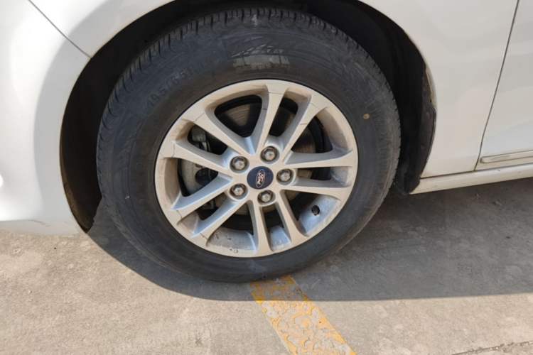 Used Ford Escort 2019 1.5L Automatic ZhiXiang Model Left Front Wheel Hub