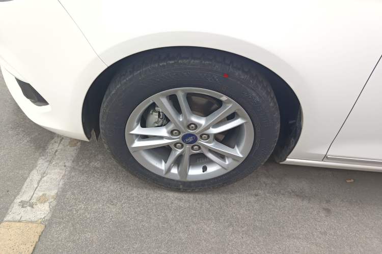 Used Ford Escort 2019 Revised Version 1.5L Automatic Enjoyment Type China VI Standard Left Front Wheel Hub