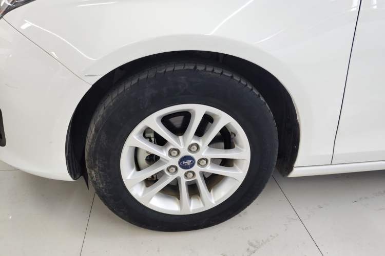 Used Ford Escort 2019 Revised 1.5L Automatic ZhiXiang Version (Tire Pressure Monitoring) China VI Standard Left Front Wheel Hub