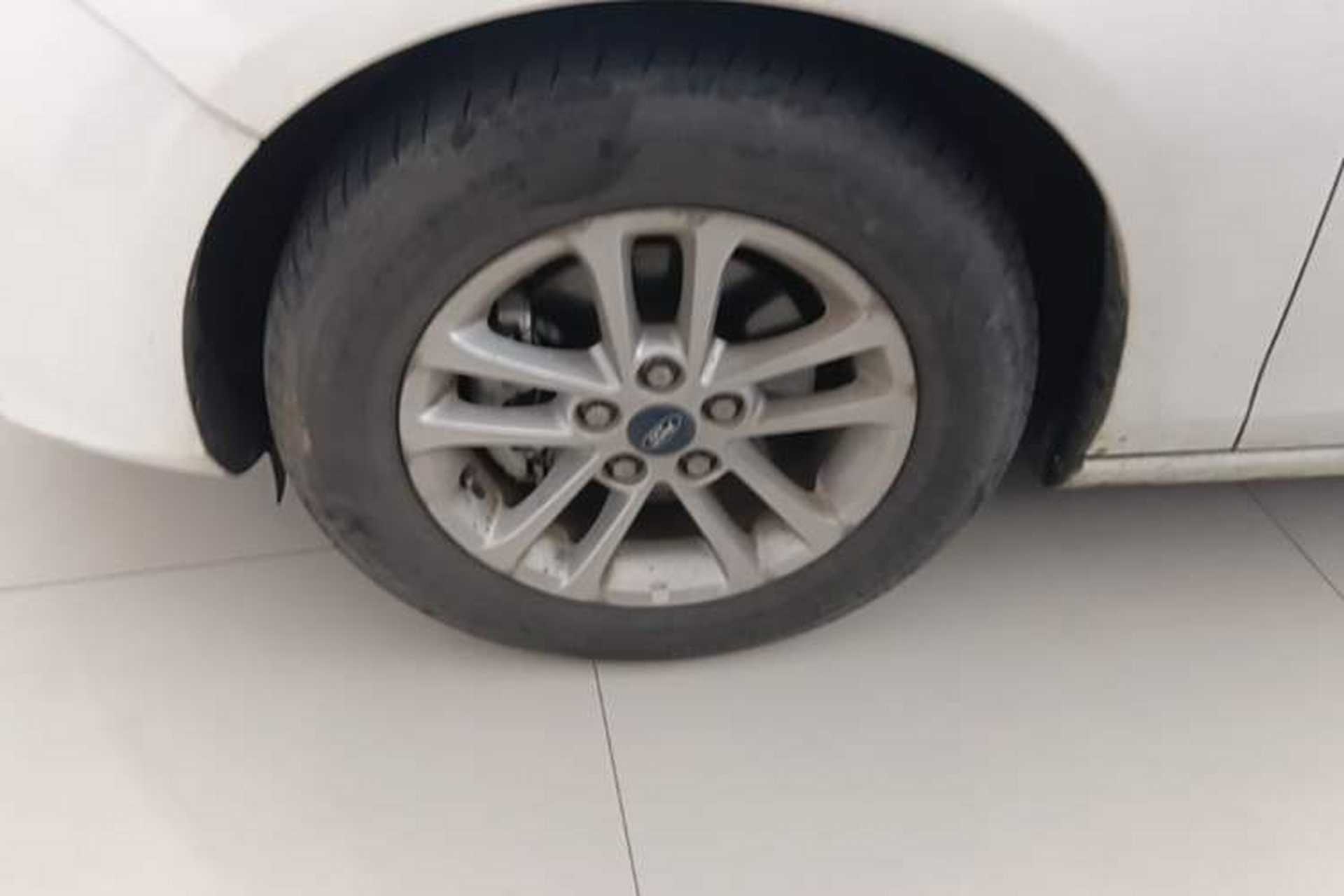 Used Ford Escort 2019 Revised 1.5L Automatic ZhiXiang Version (Tire Pressure Monitoring) China VI Standard Left Front Wheel Hub