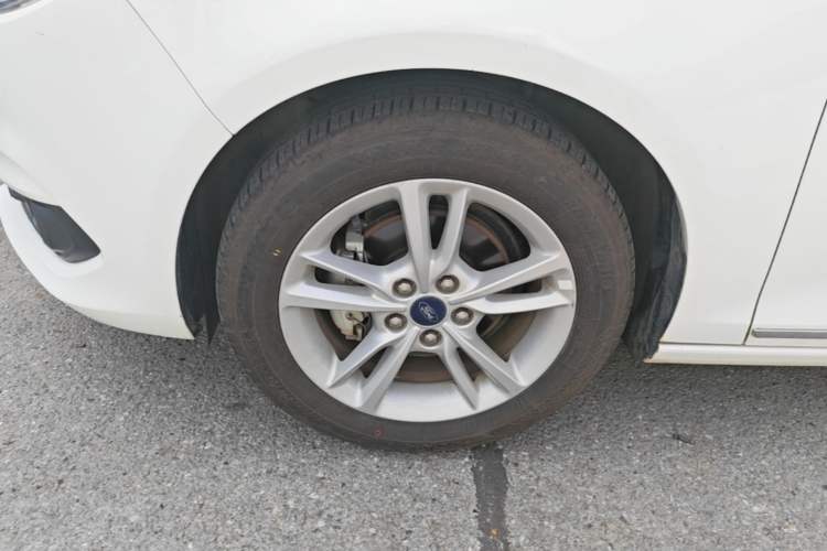 Used Ford Escort 2019 Revised Version 1.5L Automatic Enjoyment Type China VI Standard Left Front Wheel Hub