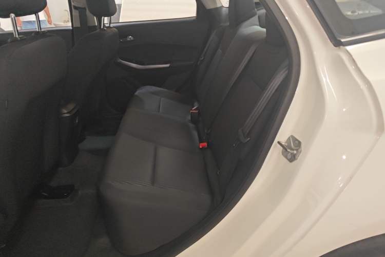 Used Ford Escort 2019 Revised 1.5L Automatic ZhiXiang Version (Tire Pressure Monitoring) China VI Standard Left Rear Seat