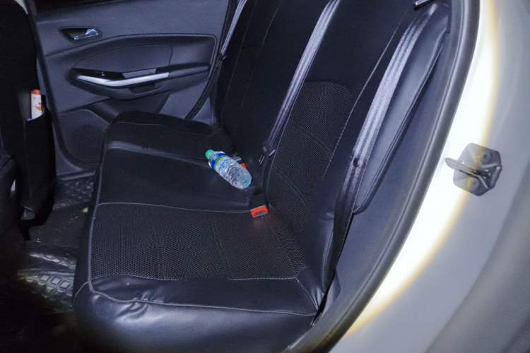 Used Ford Escort 2019 Revised 1.5L Automatic ZhiXiang Version (Tire Pressure Monitoring) China VI Standard Left Rear Seat