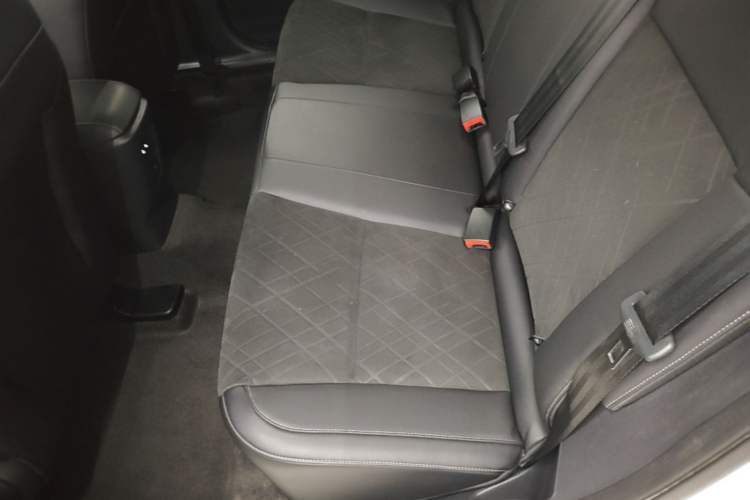 Used Ford Escort 2019 Revised Version 1.5L Automatic Enjoyment Type China VI Standard Left Rear Seat