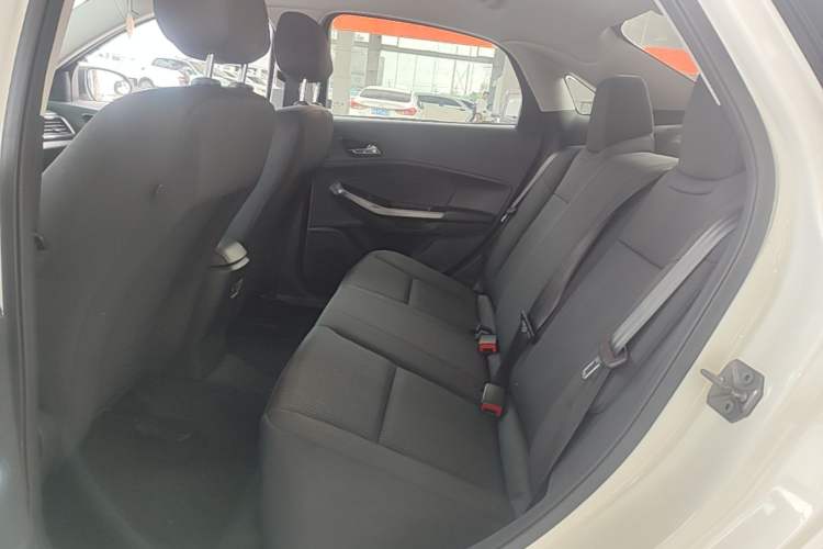 Used Ford Escort 2019 Revised 1.5L Automatic ZhiXiang Version (Tire Pressure Monitoring) China VI Standard Left Rear Seat