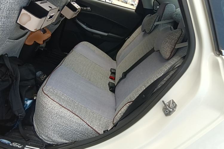 Used Ford Escort 2019 Revised 1.5L Automatic ZhiXiang Version (Tire Pressure Monitoring) China VI Standard Left Rear Seat