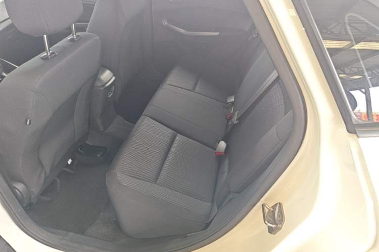 Used Ford Escort 2019 Revised 1.5L Automatic ZhiXiang Version (Tire Pressure Monitoring) China VI Standard Left Rear Seat