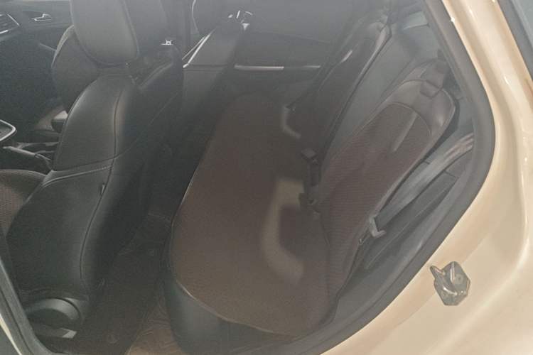 Used Ford Escort 2019 Revised Version 1.5L Automatic Enjoyment Type China VI Standard Left Rear Seat