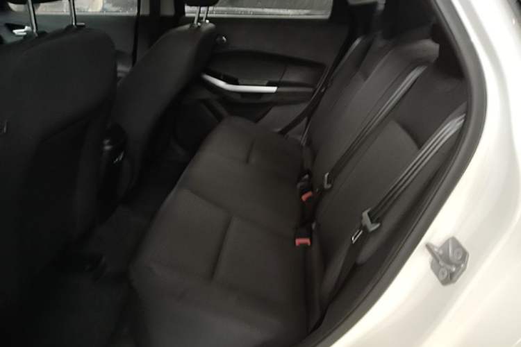 Used Ford Escort 2019 Revised 1.5L Automatic ZhiXiang Version (Tire Pressure Monitoring) China VI Standard Left Rear Seat