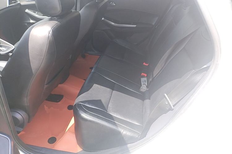 Used Ford Escort 2019 Revised 1.5L Automatic ZhiXiang Version (Tire Pressure Monitoring) China VI Standard Left Rear Seat