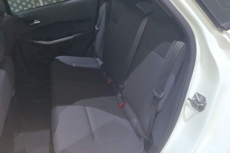 Used Ford Escort 2019 Revised 1.5L Automatic ZhiXiang Version (Tire Pressure Monitoring) China VI Standard Left Rear Seat