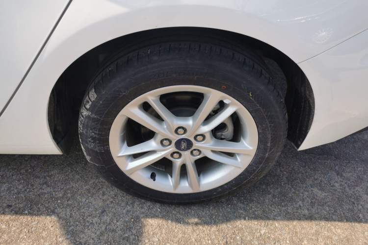 Used Ford Escort 2019 Revised Version 1.5L Automatic Enjoyment Type China VI Standard Left Rear Wheel Hub