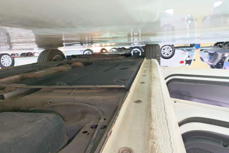 Used Ford Escort 2019 Revised 1.5L Automatic ZhiXiang Version (Tire Pressure Monitoring) China VI Standard Left Side Sill