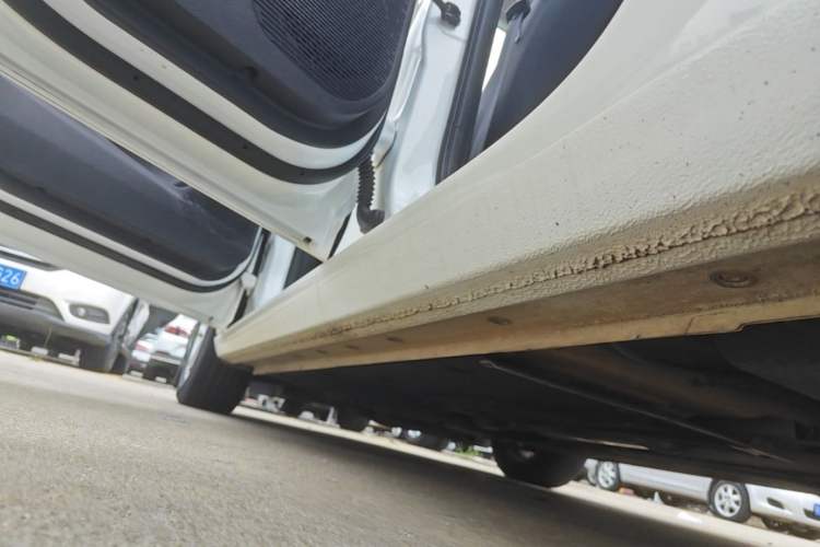 Used Ford Escort 2019 Revised 1.5L Automatic ZhiXiang Version (Tire Pressure Monitoring) China VI Standard Left Side Sill