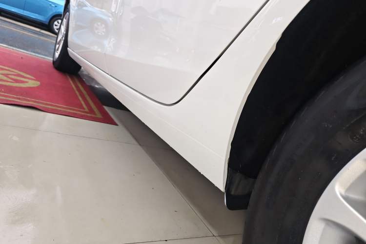 Used Ford Escort 2019 Revised 1.5L Automatic ZhiXiang Version (Tire Pressure Monitoring) China VI Standard Left Side Sill