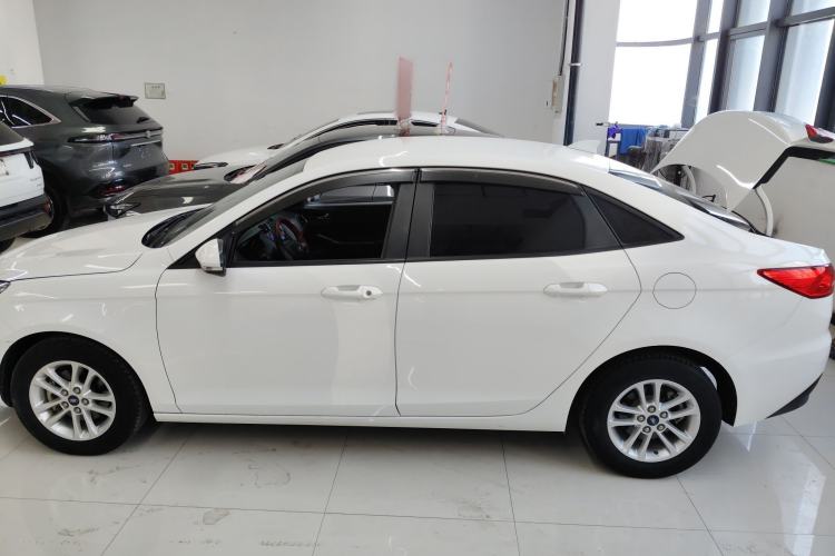 Used Ford Escort 2019 Revised 1.5L Automatic ZhiXiang Version (Tire Pressure Monitoring) China VI Standard Left Side
