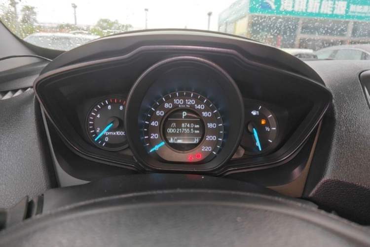 Used Ford Escort 2019 Revised 1.5L Automatic ZhiXiang Version (Tire Pressure Monitoring) China VI Standard Odometer Close Up