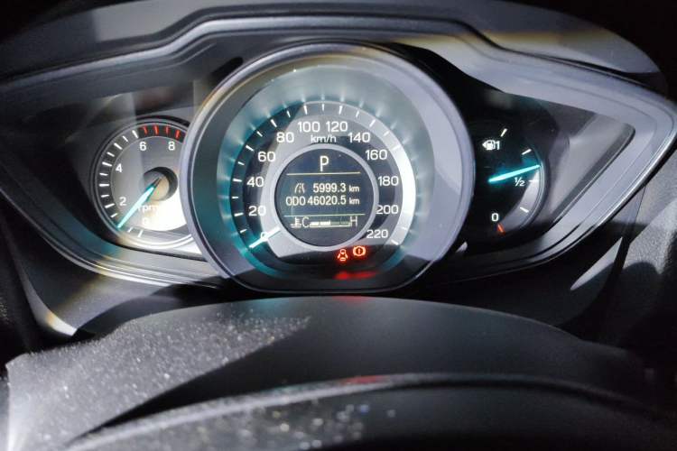 Used Ford Escort 2019 Revised 1.5L Automatic ZhiXiang Version (Tire Pressure Monitoring) China VI Standard Odometer Close Up