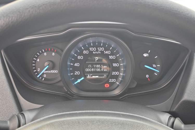 Used Ford Escort 2019 Revised 1.5L Automatic ZhiXiang Version (Tire Pressure Monitoring) China VI Standard Odometer Close Up