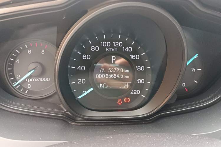 Used Ford Escort 2019 Revised 1.5L Automatic ZhiXiang Version (Tire Pressure Monitoring) China VI Standard Odometer Close Up