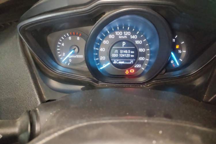 Used Ford Escort 2019 Revised 1.5L Automatic ZhiXiang Version (Tire Pressure Monitoring) China VI Standard Odometer Close Up