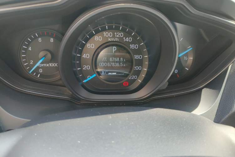 Used Ford Escort 2019 Revised 1.5L Automatic ZhiXiang Version (Tire Pressure Monitoring) China VI Standard Odometer Close Up