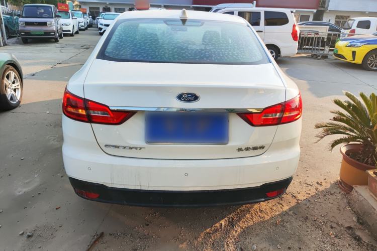 Used Ford Escort 2019 Revised Version 1.5L Manual Quality Enjoyment Type China VI Standard Rear