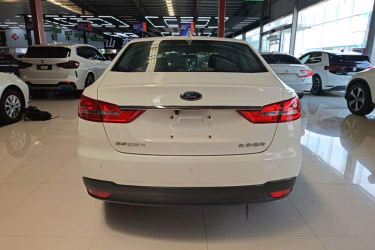 Used Ford Escort 2019 Revised Version 1.5L Manual Quality Enjoyment Type China VI Standard Rear