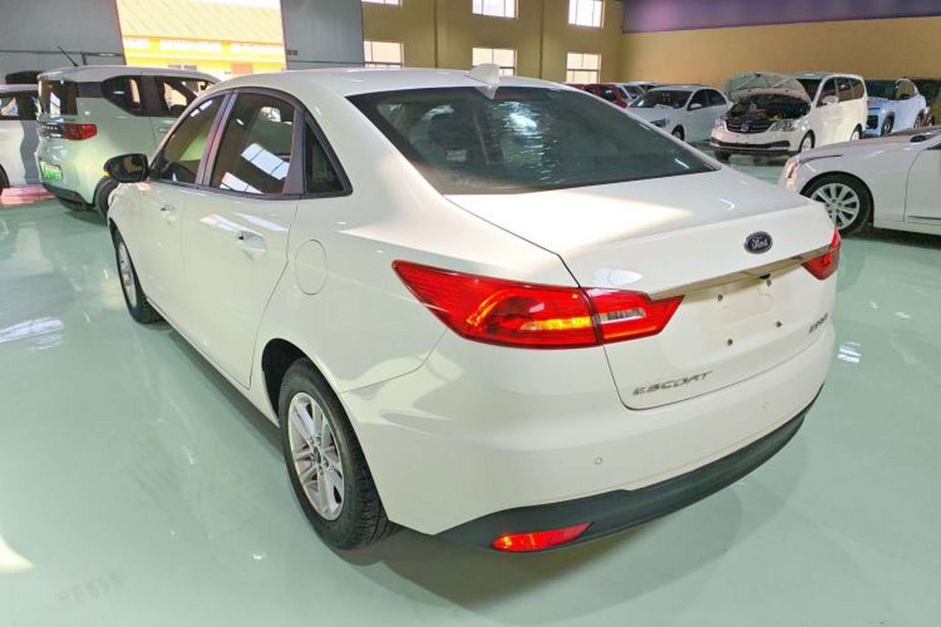 Used Ford Escort 2019 Revised 1.5L Automatic ZhiXiang Version (Tire Pressure Monitoring) China VI Standard Rear Left 45 Deg