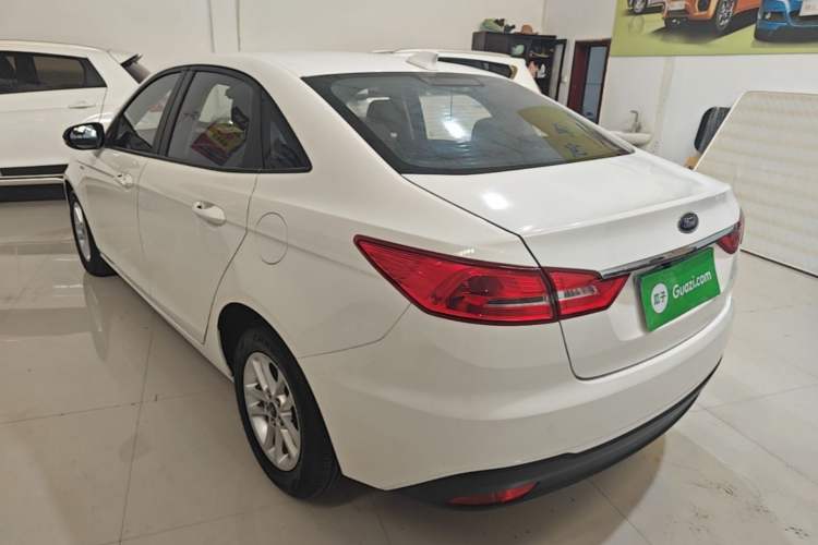 Used Ford Escort 2019 Revised 1.5L Automatic ZhiXiang Version (Tire Pressure Monitoring) China VI Standard Rear Left 45 Deg
