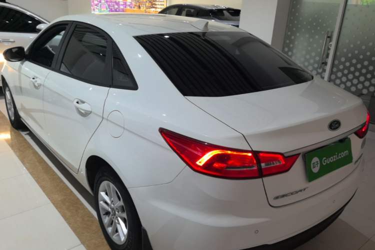 Used Ford Escort 2019 Revised 1.5L Automatic ZhiXiang Version (Tire Pressure Monitoring) China VI Standard Rear Left 45 Deg