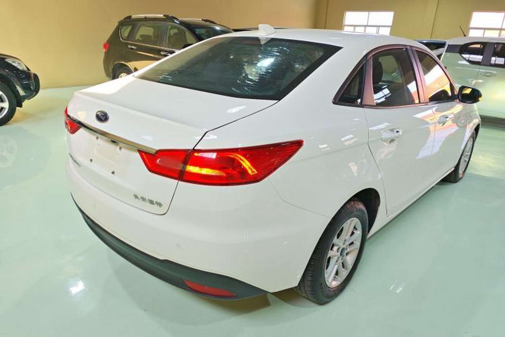 Used Ford Escort 2019 Revised 1.5L Automatic ZhiXiang Version (Tire Pressure Monitoring) China VI Standard Rear Right 45 Deg