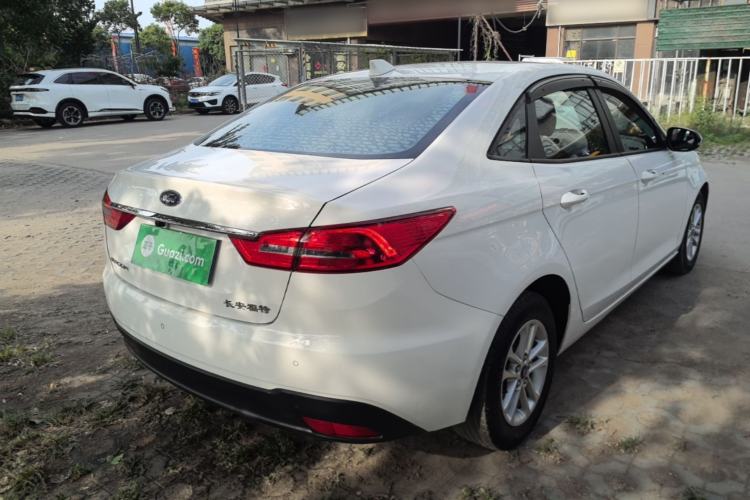 Used Ford Escort 2019 Revised 1.5L Automatic ZhiXiang Version (Tire Pressure Monitoring) China VI Standard Rear Right 45 Deg