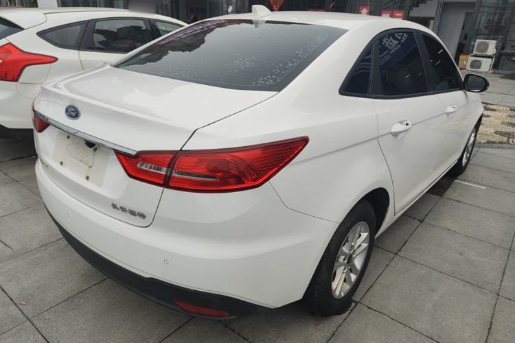 Used Ford Escort 2019 Revised 1.5L Automatic ZhiXiang Version (Tire Pressure Monitoring) China VI Standard Rear Right 45 Deg
