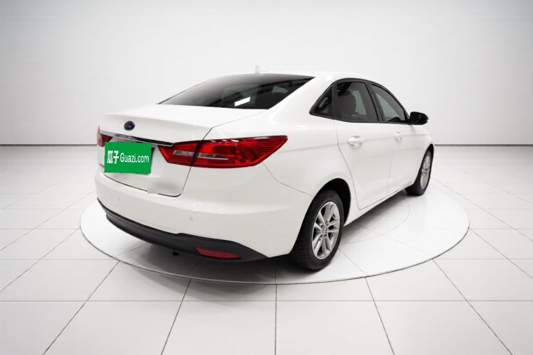 Used Ford Escort 2019 Revised 1.5L Automatic ZhiXiang Version (Tire Pressure Monitoring) China VI Standard Rear Right 45 Deg