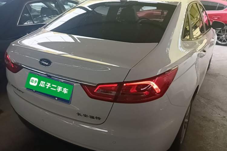 Used Ford Escort 2019 Revised Version 1.5L Automatic Enjoyment Type China VI Standard Rear Right 45 Deg