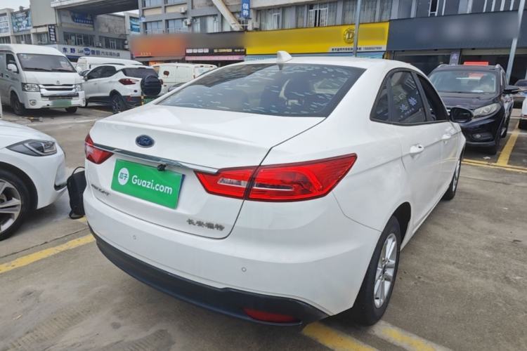 Used Ford Escort 2019 Revised 1.5L Automatic ZhiXiang Version (Tire Pressure Monitoring) China VI Standard Rear Right 45 Deg
