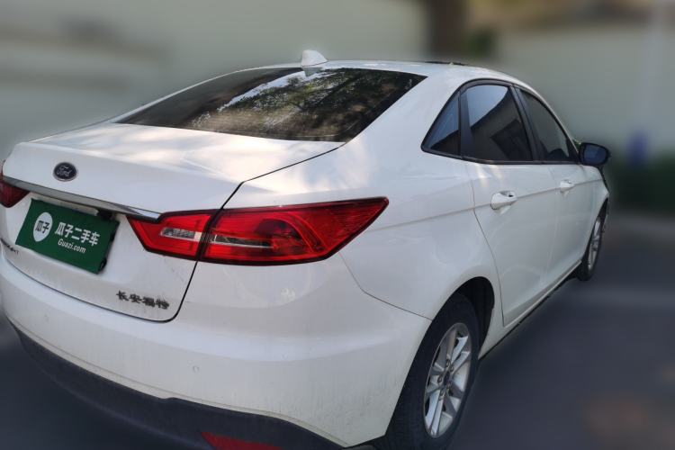 Used Ford Escort 2019 Revised 1.5L Automatic ZhiXiang Version (Tire Pressure Monitoring) China VI Standard Rear Right 45 Deg