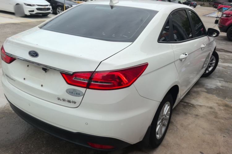 Used Ford Escort 2019 Revised 1.5L Automatic ZhiXiang Version (Tire Pressure Monitoring) China VI Standard Rear Right 45 Deg