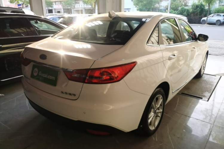 Used Ford Escort 2019 Revised Version 1.5L Automatic Enjoyment Type China VI Standard Rear Right 45 Deg