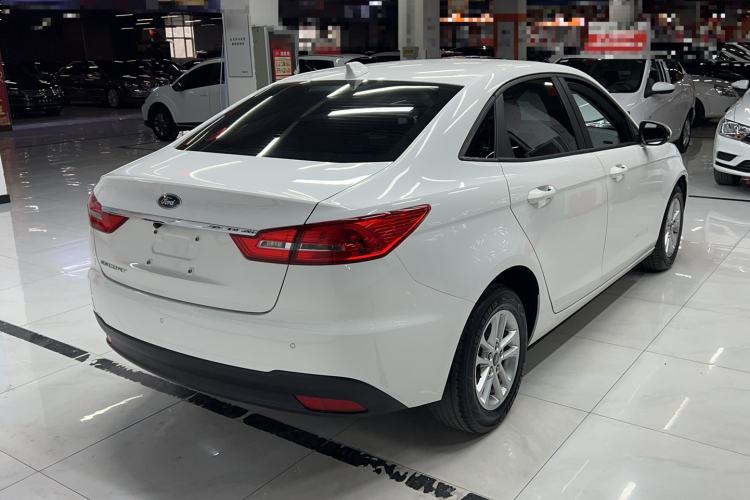 Used Ford Escort 2019 Revised 1.5L Automatic ZhiXiang Version (Tire Pressure Monitoring) China VI Standard Rear Right 45 Deg