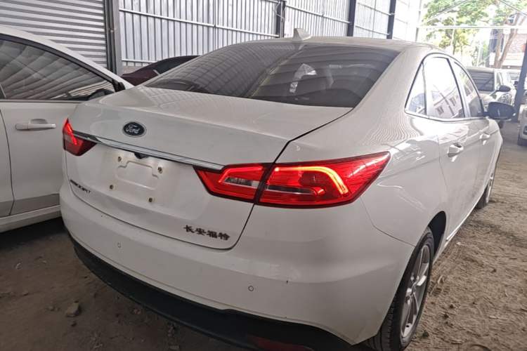Used Ford Escort 2019 Revised Version 1.5L Automatic Enjoyment Type China VI Standard Rear Right 45 Deg