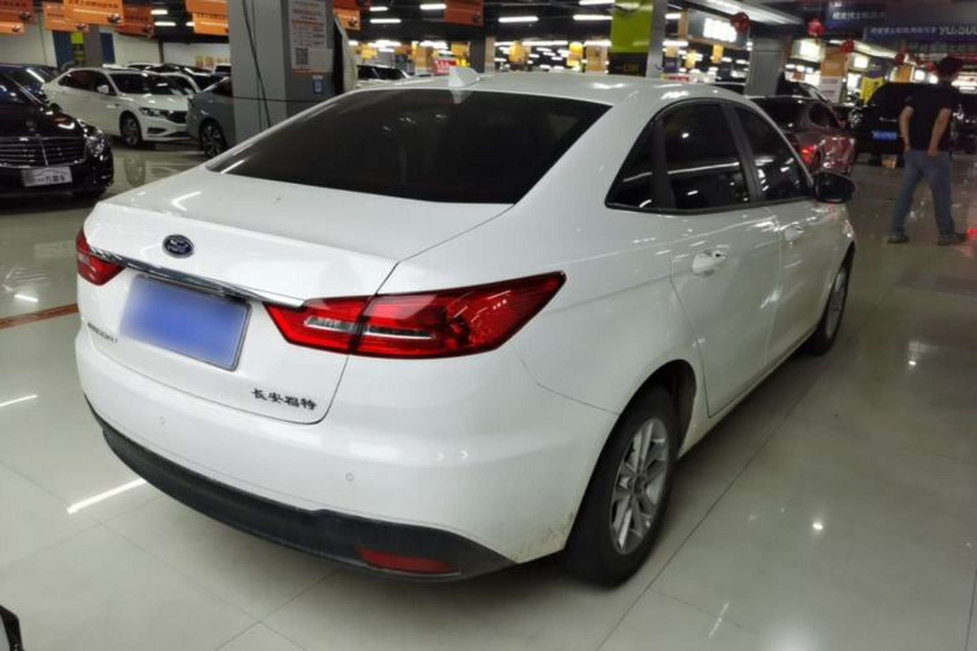 Used Ford Escort 2019 Revised 1.5L Automatic ZhiXiang Version (Tire Pressure Monitoring) China VI Standard Rear Right 45 Deg