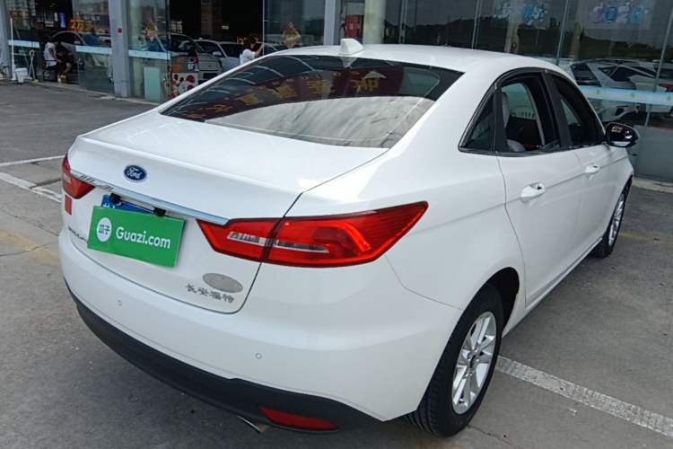 Used Ford Escort 2019 Revised 1.5L Automatic ZhiXiang Version (Tire Pressure Monitoring) China VI Standard Rear Right 45 Deg
