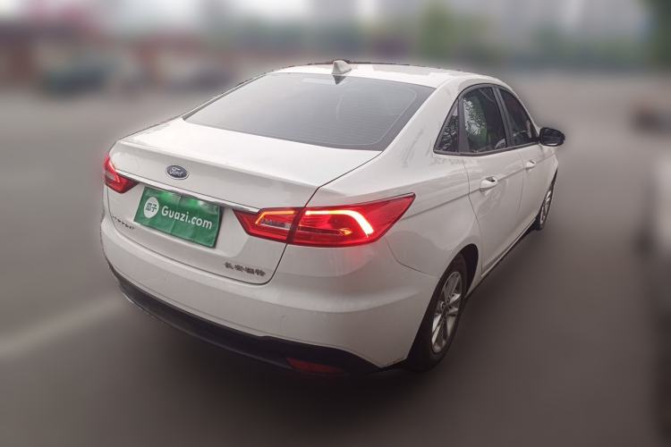 Used Ford Escort 2019 Revised 1.5L Automatic ZhiXiang Version (Tire Pressure Monitoring) China VI Standard Rear Right 45 Deg